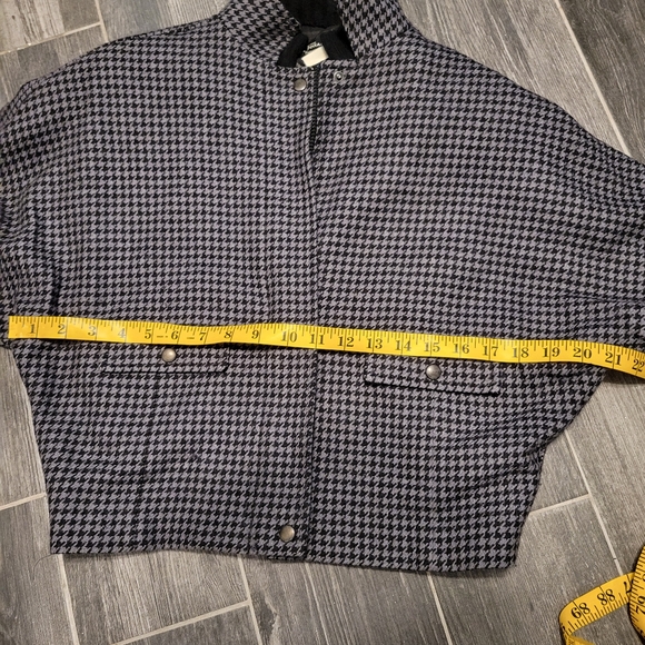 Salvatore Ferragamo 100% Wool Blazer Jacket Size 8 - Picture 5 of 8